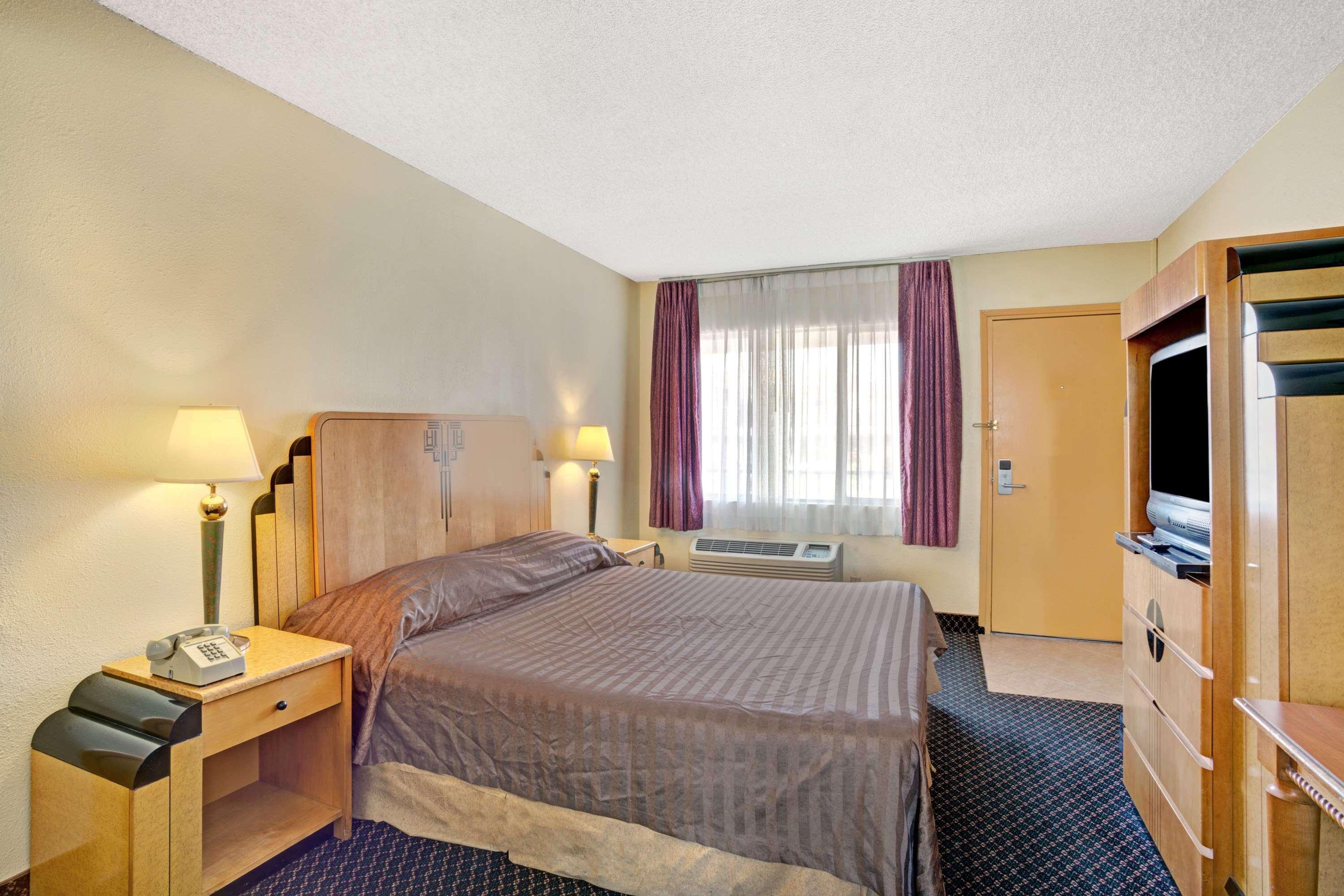 Travelodge By Wyndham Las Vegas Bagian luar foto