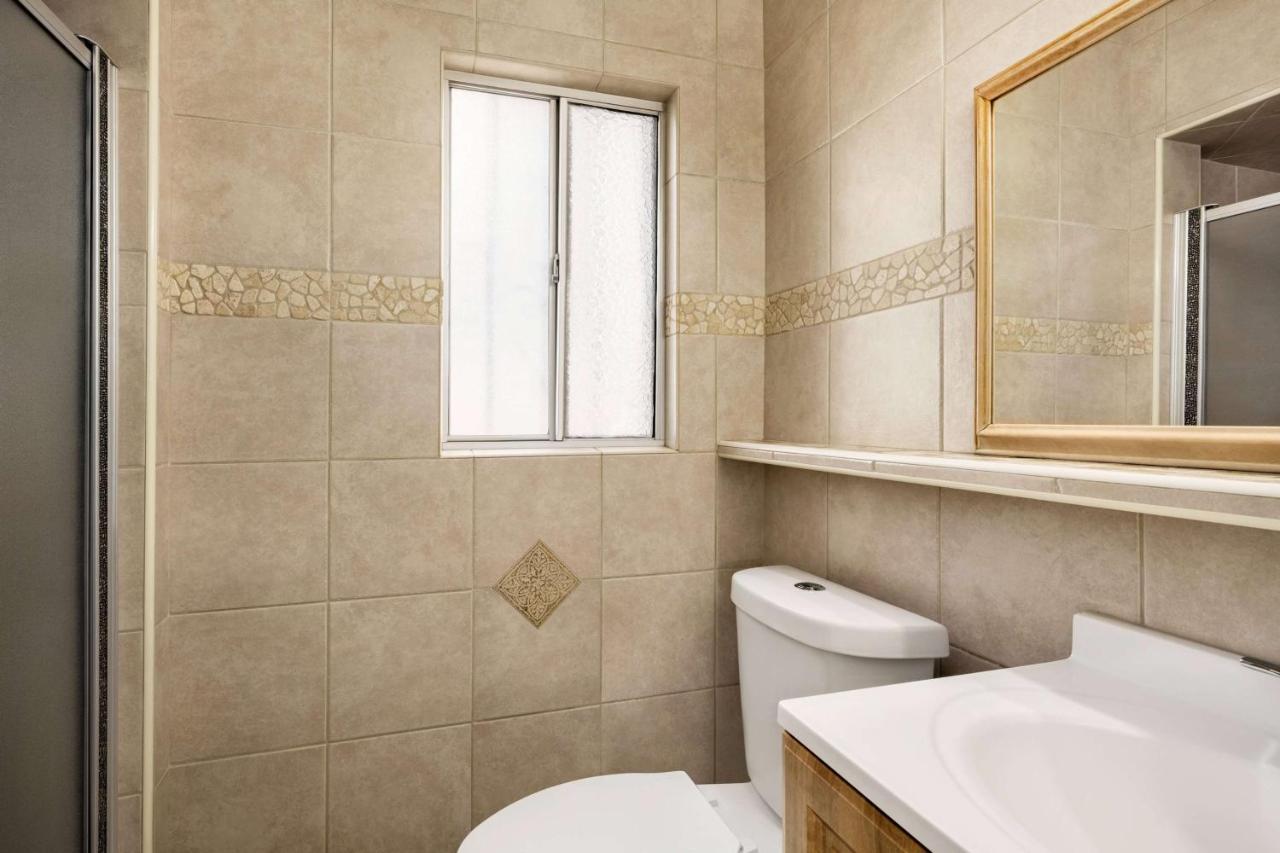 Travelodge By Wyndham Las Vegas Bagian luar foto
